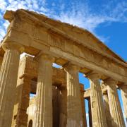 La Valle dei Templi di Agrigento trasformata in un eden magico: il video
