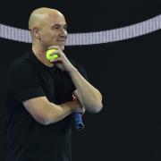 Andre Agassi compie 50 anni: auguri a un'icona del tennis, anticonformista e ribelle