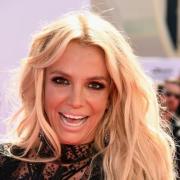 Britney Spears scrive la sua autobiografia e minaccia: guai se non vi piace!