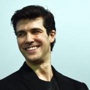 Roberto Bolle: il bellissimo video delle vacanze e le foto con il fidanzato