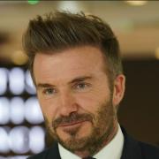 David Beckham si trucca con il make up della moglie: il divertentissimo video