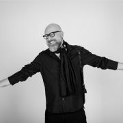 Mario Biondi felice per la nascita della sua nona figlia