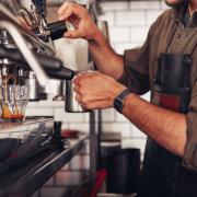Stangata prezzi:  rincari per il caffè al bar e per la piega dal parrucchiere