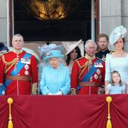 Congiura a corte per sbarazzarsi del Principe Harry?  Il libro dello scandalo