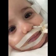 Storia di Marwa, la bimba a cui i dottori volevano staccare la spina e che è tornata a vivere