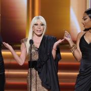 Whitney Houston: l'omaggio memorabile di Dua Lipa
