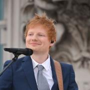 Ed Sheeran duetta in metropolitana sulle note di Eyes Closed