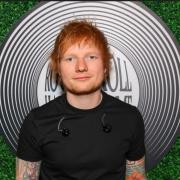 Ed Sheeran fa una scelta piccante: il video