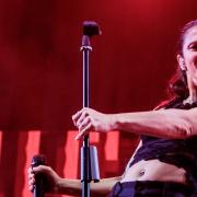 Tina Turner: l'emozionante omaggio di Elisa e Dardust. Il video