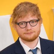 Ed Sheeran canta una sua nuova canzone a un  matrimonio: il video