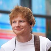 Ed Sheeran pizzaiolo per un giorno: il video