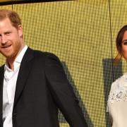 Harry e Meghan inseguiti dai paparazzi subiscono un incidente stradale
