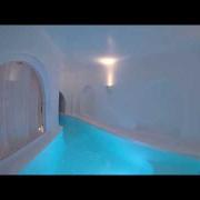 Vi facciamo sognare con la piscina in camera che dà sul mare