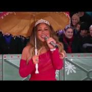 Mariah Carey inciampa proprio sul Natale: il video!