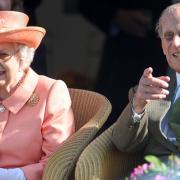 La Regina Elisabetta  pensa già alle celebrazioni per i 100 anni di Filippo