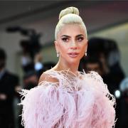 Lady Gaga manda un messaggio di conforto a Tiziano Ferro. E all'Italia