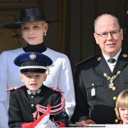 I gemellini Jacques e Gabriella festeggiano il compleanno
