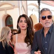 George Clooney beato in Sicilia: il video e le foto