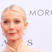 Gwyneth Paltrow raggiante con la madre e la figlia