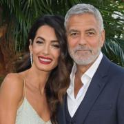George Clooney e Amal felici in Italia con i figli: le foto