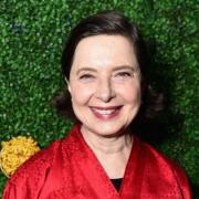 Isabella Rossellini spiega agli stranieri il linguaggio gestuale di noi italiani: il video è travolgente!