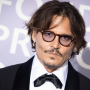 Johnny Deep: una canzone ispirata da Amber Heard. E dal processo in tribunale