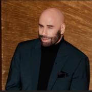 John Travolta sopraffatto dall'emozione durante l'omaggio a Olivia Newton-John