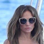 Jennifer Lopez incantata da spaghetti e ravioli