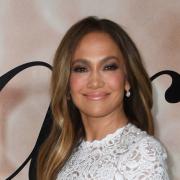 Jennifer Lopez madre felice: il messaggio d'auguri ai suoi gemelli è pura gioia