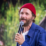 Jovanotti tra sorprese. E polemiche