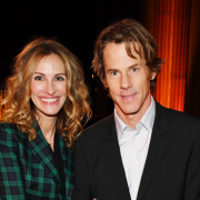 Julia Roberts e il bacio romantico dopo 20 anni di matrimonio
