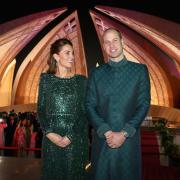 Il Principe William e Kate Middleton in Pakistan arrivano al ricevimento in tuk tuk