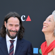 Keanu Reeves sempre più felice con la fidanzata: le foto