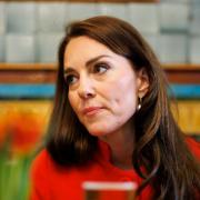 Kate Middleton sotto accusa: avrebbe fatto finta di suonare il piano