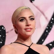 Lady Gaga sfoggia un nuovo look che nasconde un messaggio profondo

