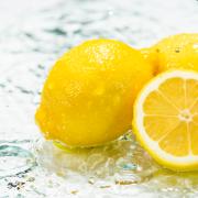 Il limone:  ecco perché dovresti metterne un pezzo sul comodino prima di andare a dormire