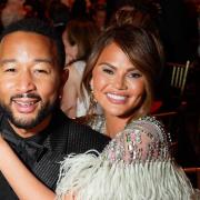 John Legend e Chrissy Teigen presentano il loro bebè nato da poco: le foto