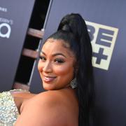 Lizzo suona un prezioso flauto di cristallo: il video