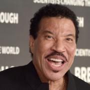 Lionel Richie commosso per le nozze della figlia Sofia: le foto più belle