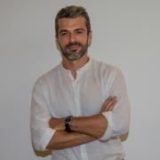 Luca Argentero, Ellen Pompeo e gli altri:  video di sostegno e solidarietà che fanno sentire meno soli