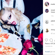 Madonna festeggia il compleanno con pizza e pasta cacio e pepe