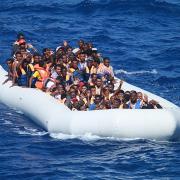 Migranti, intesa su redistribuzione e porti tra cinque Paesi UE.