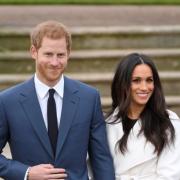 Il Principe Harry con Yoko Ono: ecco la foto che ha divertito il mondo