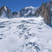 Monte Bianco, perché il ghiacciaio ‘corre’ verso valle?
