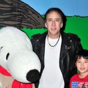 Nicolas Cage acquista un posto in aereo per l'amico immaginario del figlio