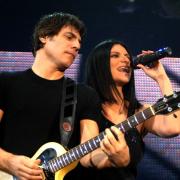 Laura Pausini: il bacio romantico sui social