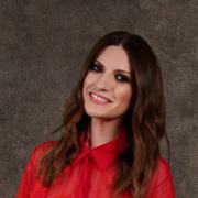 Laura Pausini vola a Los Angeles per gli Oscar. E i bookmaker la danno favorita