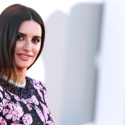 Penelope Cruz trionfa sul red carpet della Mostra del Cinema di Venezia