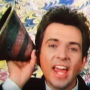 26 luglio: Peter Gabriel al primo posto in classifica con Sledgehammer