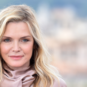 Michelle Pfeiffer incredibile nel nuovo look: le foto
